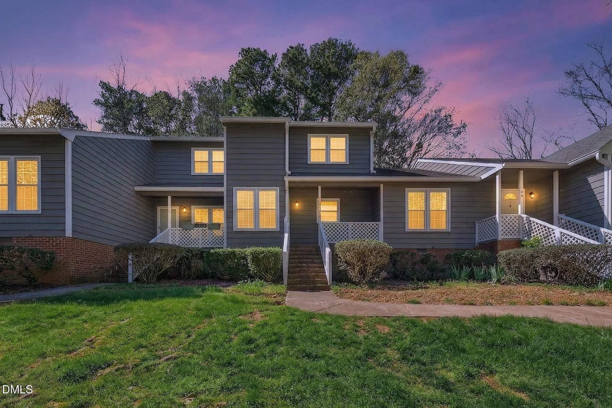 102 Lake Hollow Circle